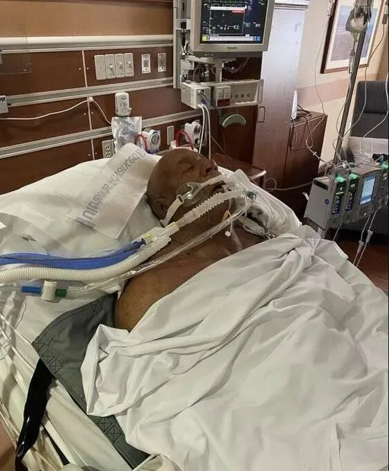 格鬥傳奇名將驚傳命危！勇衝火場救父母　女兒曝近況「還在與死神拔河」