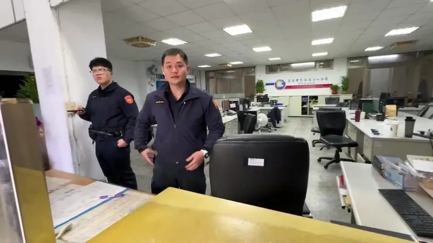 影/太歲爺上動土！基隆竊賊上銬派出所狂搜　警被偷渾然不知