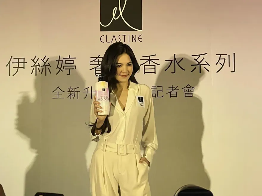 Ella和解孵「特別的情趣」揑2點　勁寶目睹：哎唷！談戀愛