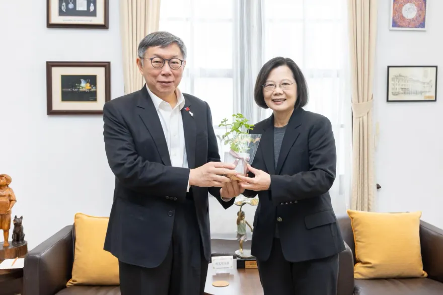 綠白分手後蔡英文與柯文哲首度會面！午餐吃牛肉麵討論「4大議題」