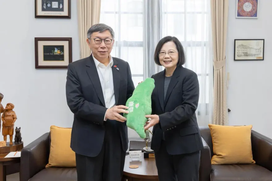 他不滿「蔡柯會」大罵民進黨無恥！　前幕僚曝內幕　網驚喊：急了