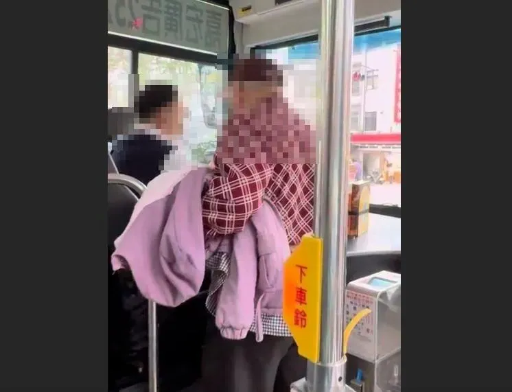 疑過站才按鈴！公車轉彎中　恐怖阿北竟出手暴打司機