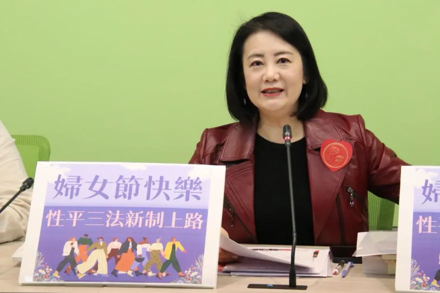 不滿被嗆「綠色巨嬰」！吳思瑤開戰徐巧芯 　怒槓「惡意顛倒是非」