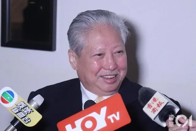 洪金寶73歲近況曝光　坐輪椅買豬肉引關注