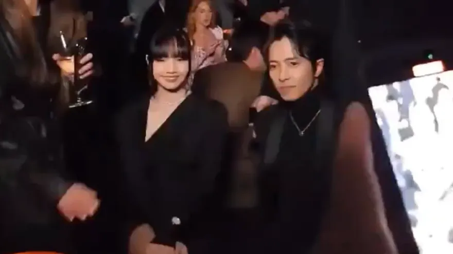 山下智久「合照Lisa」竟被保鑣趕！　尷尬畫面曝光惹議