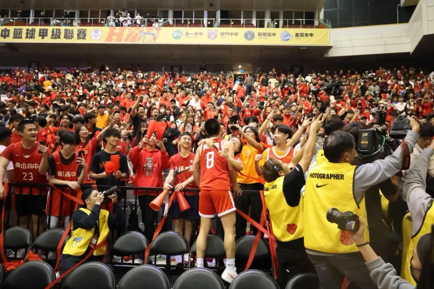 HBL/「神岡Curry」打瘋了！末節連飆3記三分彈　南山逆轉光復奪冠