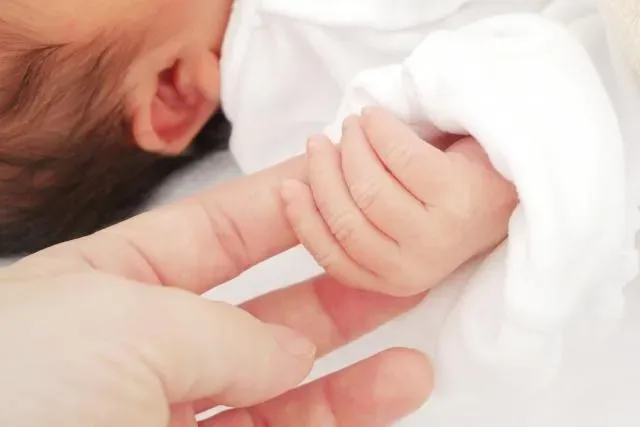 新冠增「2起幼兒重症」！　南部1歲童「腦水腫」住院一周...仍在加護病房
