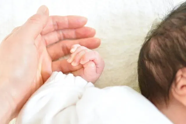 每週都有幼兒重症！7月提前進入高峰　疾管署示警：3病毒同時流行