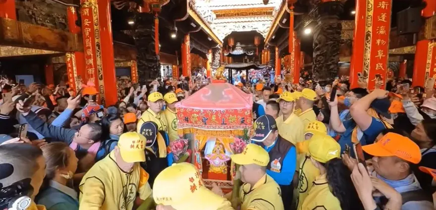 白沙屯媽祖/睽違18年「三媽重聚」鎮瀾宮　萬民感動…一鏡到底影片曝光
