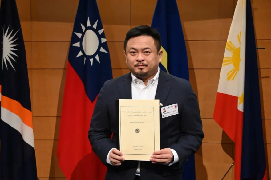 洪申翰不認說謊！駁遭影射又被狠打臉　網灌爆臉書酸爆：一直翻車一直爽