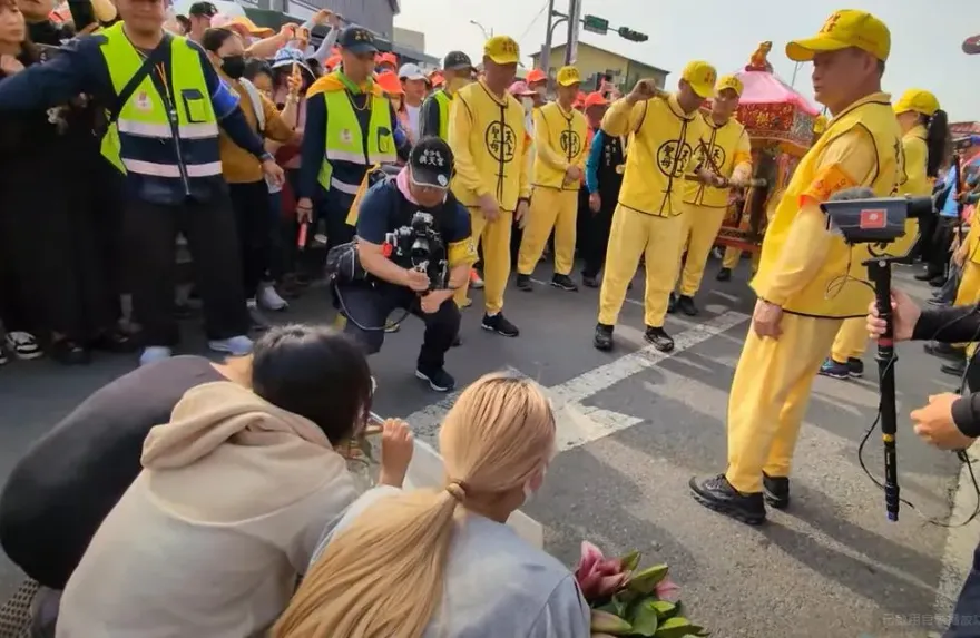 白沙屯媽祖/媽祖聽到了！員林孝子墜潭失蹤姊泣求幫忙　鑾轎停駕聆聽