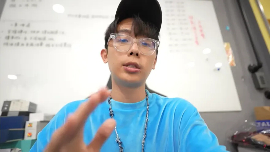 蹦闆轟反骨向受害者收錢！　酷炫曬「對話截圖」反擊：省5萬合理吧