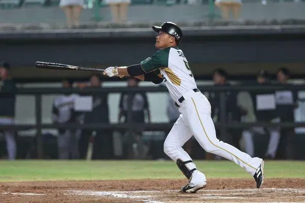 終於破了！王柏融官辦熱身賽首安出爐　中止連20打席無安