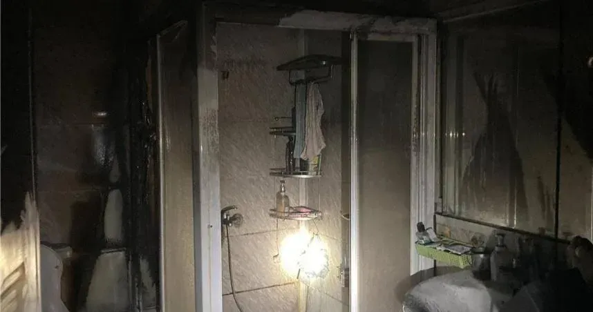 疑電動牙刷浴室充電到一半突起火！南投埔里民宅遭祝融　濃煙狂竄屋主急逃