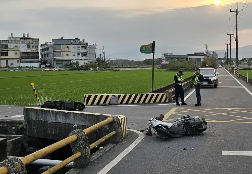影/死亡瞬間曝！宜蘭田間小路對撞雙噴飛　女騎士不治、巡邏警進加護