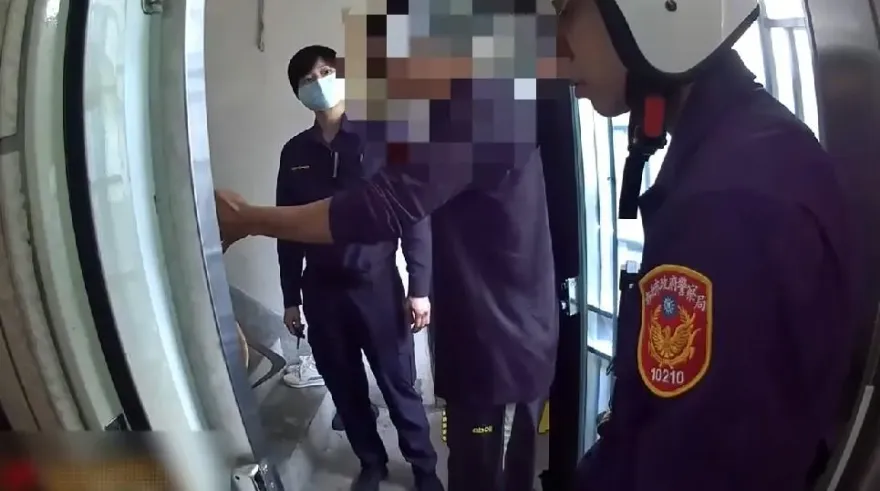 快訊/工作臨時取消！開門見「老婆、小王躺一起」　蘆洲男持刀傷人