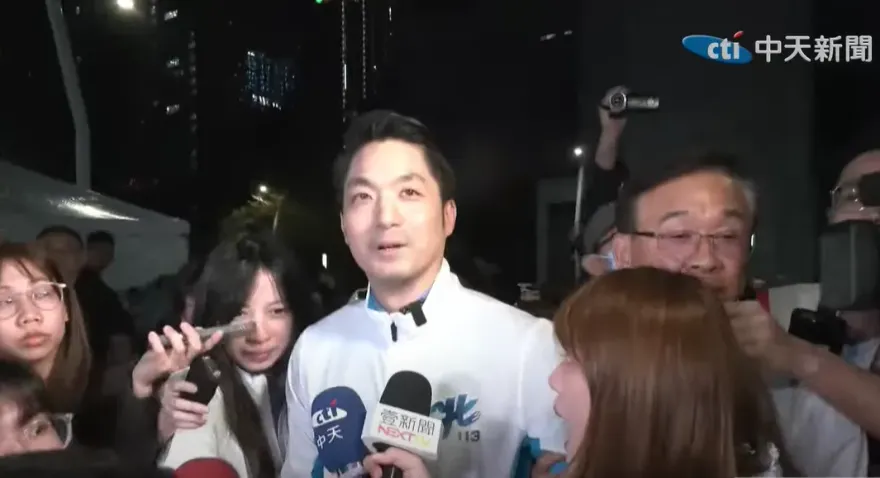 影/蔣萬安不忍了！遭糾纏台智光案、李四川受辱　15字回應酸爆柯文哲