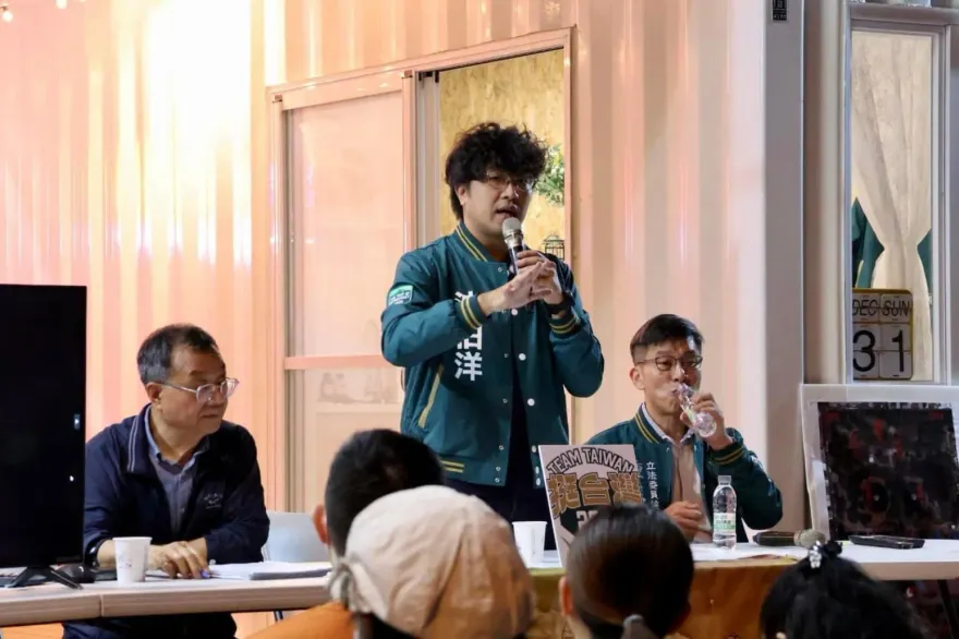 民進黨帶風向扯到爆！沈伯洋定調林智堅論文門是「大陸介選」　網炸鍋怒嗆2字
