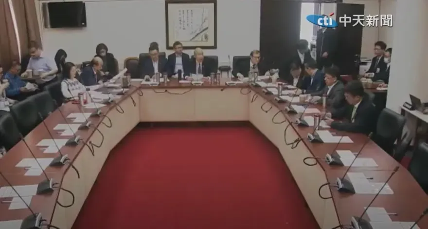 綠營要求補質詢　黃揚明開酸將全立院都變成巨嬰：不如到附設托嬰中心開會？