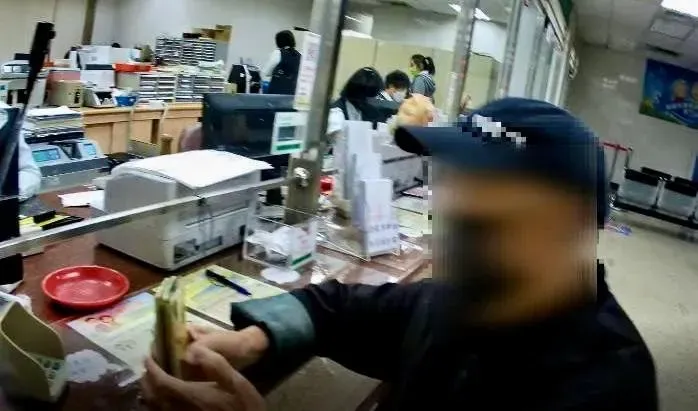 勸不聽！8旬翁堅信詐騙集團說詞　1天內2度奔郵局就是要提款