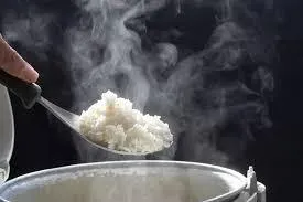 血糖降不了 醫授兩招：白飯淋上檸檬汁！先吃肉、菜再吃飯立即見效