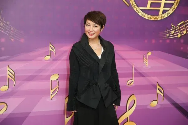 昔疑似「出櫃」愛女人！港星黎明詩病逝享年58歲　抗癌半年睡夢中離世