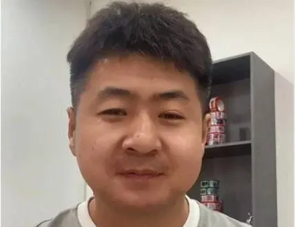 他尋親20年找到家人！　見到生父竟笑翻：早就是微信好友