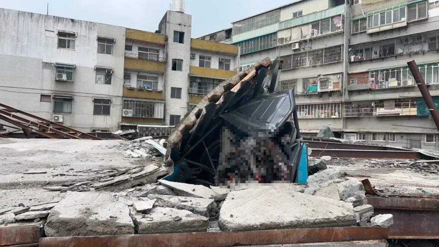 快訊/北市士林工地死亡意外！地基突下陷…牆面倒塌壓死推土機工人