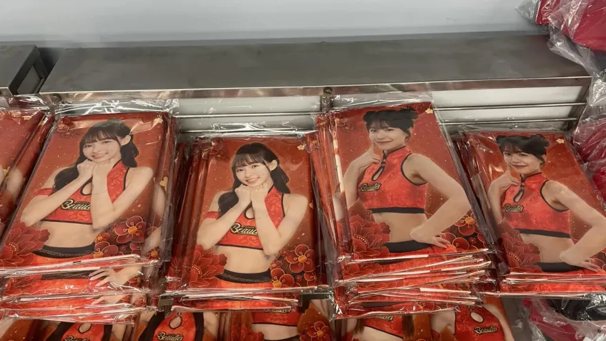 小龍女啦啦隊大巨蛋首秀掀搶購熱潮！粉絲瘋搶「襄慧」應援商品