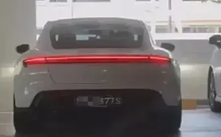 直擊保時捷停車塔車震！「車號」成明牌　還真的中獎了
