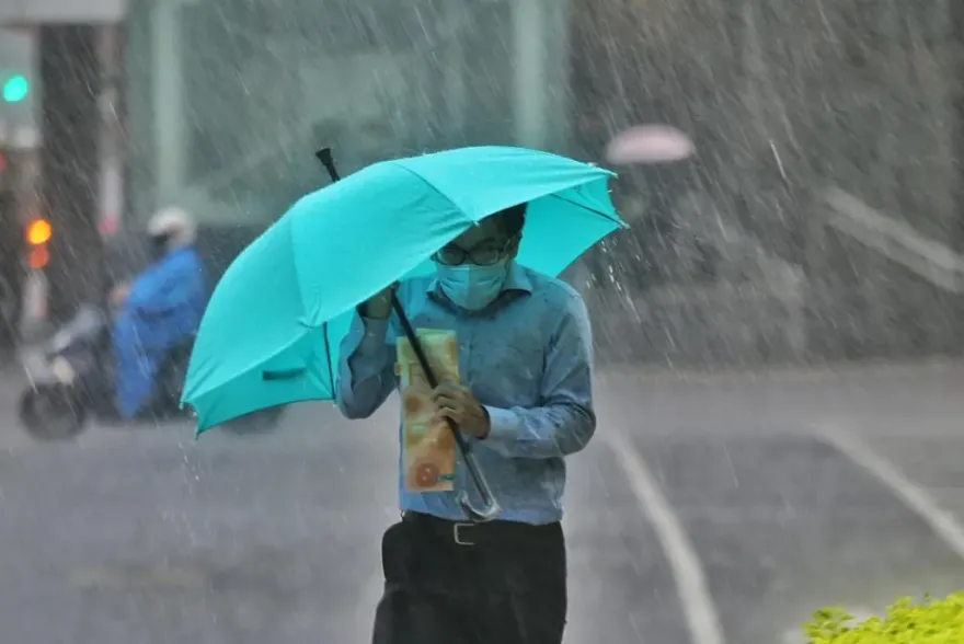 快訊/國家級警報大響！北台灣4縣市有大雷雨　提防9級以上強陣風