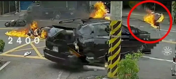 影/驚悚！彰化社頭2機車對撞　騎士連人帶車燒成火球「一半身體燙傷」