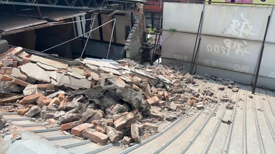 7.2強震撼全台/地震比鬼兇！北市「猛鬼大樓」電梯癱瘓　南機場舊公寓嚴重損毀