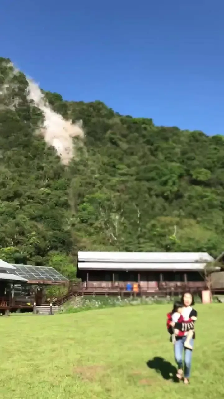 7.2強震撼全台/太魯閣山月村多人受困！恐怖山崩畫面曝光…媽媽抱子驚逃
