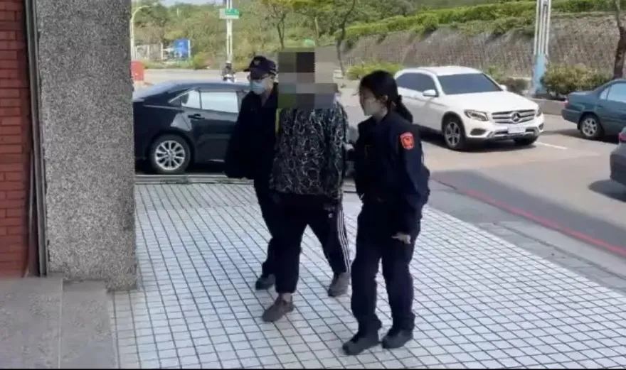 影/淡水45歲男遭2人持西瓜刀砍傷　警1hr後破案發現竟為了2千元