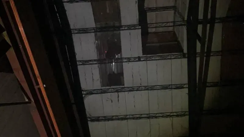 2越南移工疑「酒後爬屋頂」踩破採光罩重摔　送醫雙亡