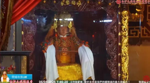 拱天宮連假擠滿人潮！白沙屯媽祖回鑾開爐　聖顏再現