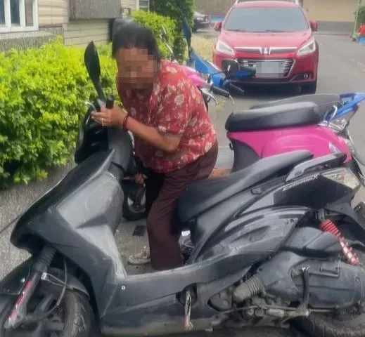 路邊停車惹糾紛！大媽怒嗆「這我兒子車位」　警方到場發現「1原因」都不能停