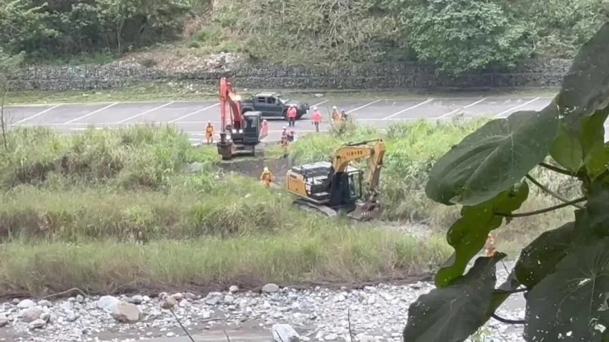 7.2強震撼全台/花蓮砂卡礑崩塌3死3失聯　怪手挺進開挖盼好消息