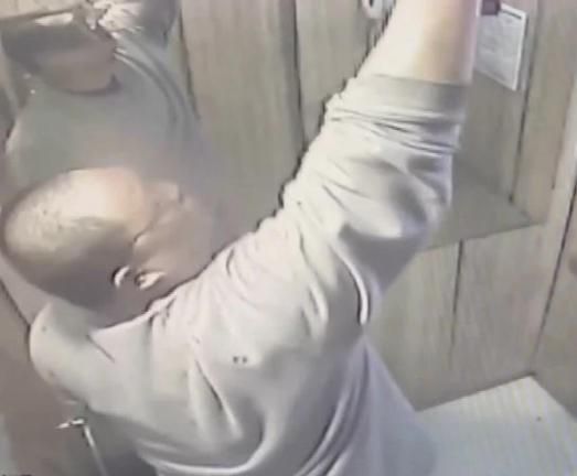 7.2強震撼全台/宜蘭電梯下墜！男困1小時才脫身　總幹事：困裡面不會死啦