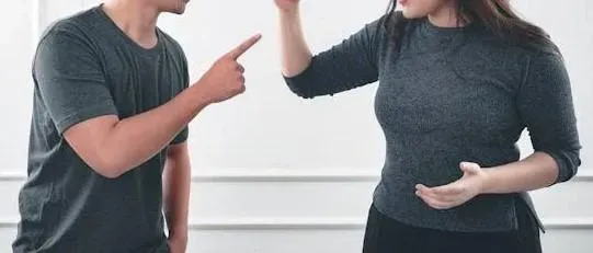 先上車後補票...補完才發現「一點都不合」！　他求救網：要不要離婚？