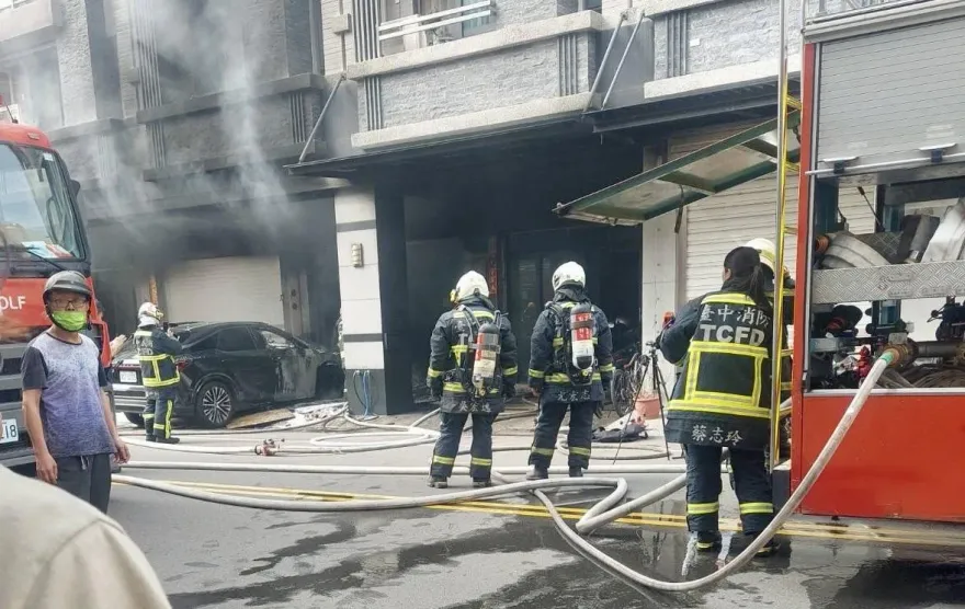 台中惡火！前屋主欠債抵押房子成租客　潑汽油丟汽油彈釀3死1傷