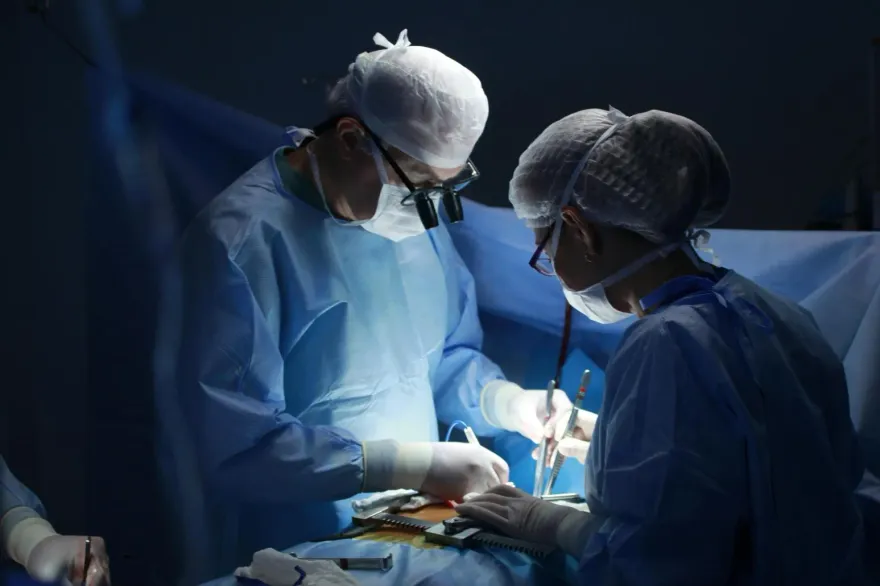 醫療重大事故又+1！日本醫手術直接切斷動脈　40歲患者大量失血「慘死手術台上」