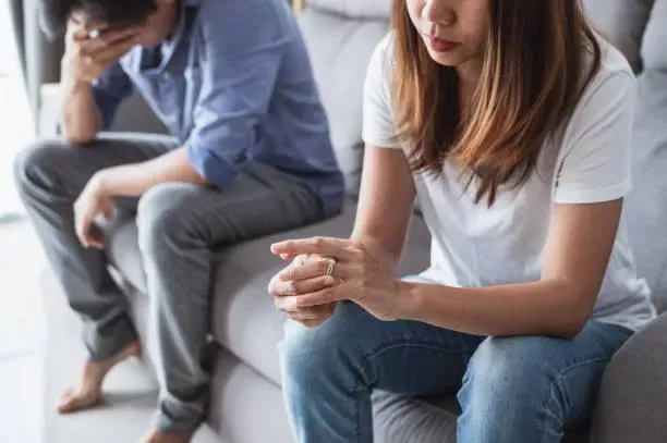 囂張小王帶人妻游澎湖「狂啪啪」！還寄裸照挑釁綠帽夫　遭判賠15萬元