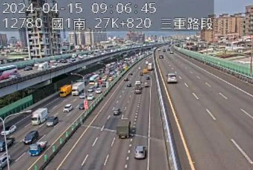 快訊/上班注意！國一三重段北向車禍　車流回堵中