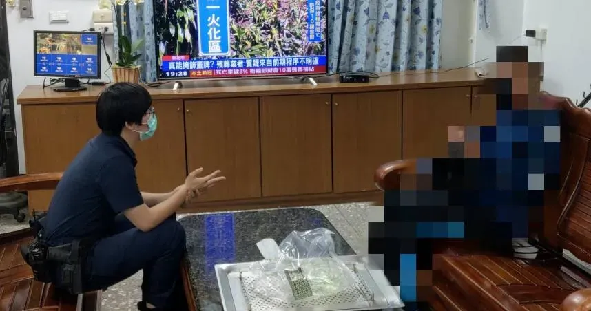 女警畢業前夕遭檢舉涉竊盜...警大未審先退學！　她開槍自戕證清白