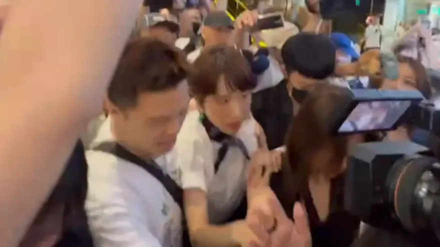 快訊/Lulu現身了！恩師黃子佼行徑挨轟　她出席活動爆推擠衝突