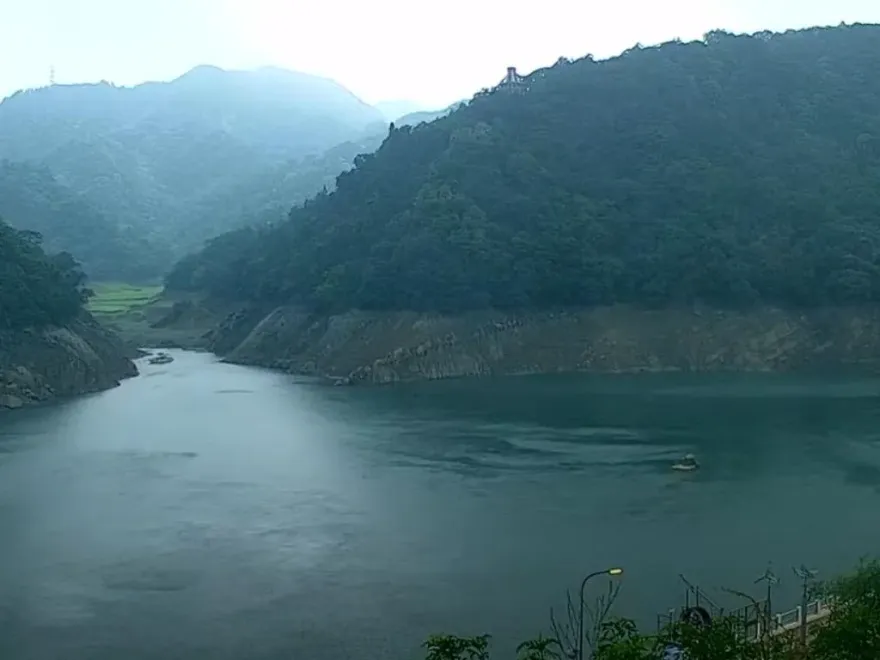 石門水庫大量補水！　網友「直播祈雨」奏效：鏡頭君可以洗澡了