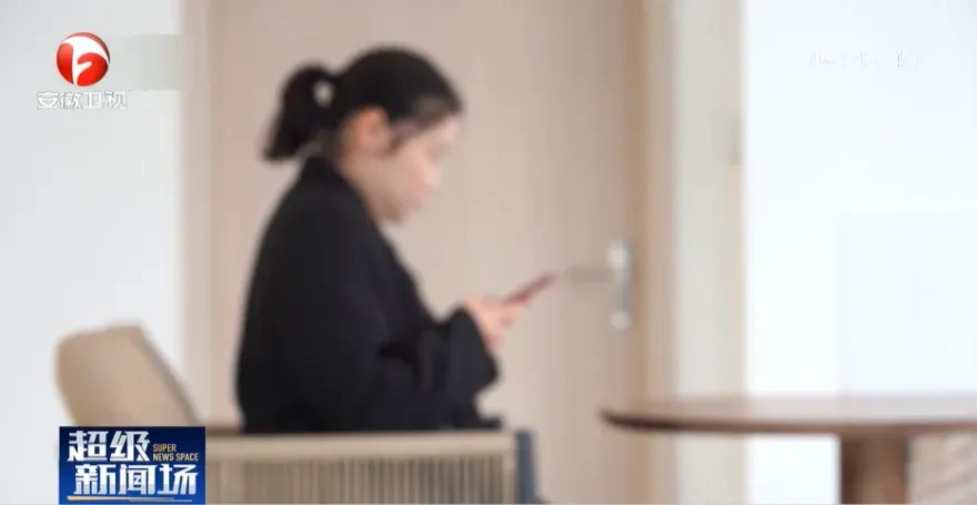 休假主管來電要求加班　OL怒發文「我休息」遭解雇…法院判公司賠22萬