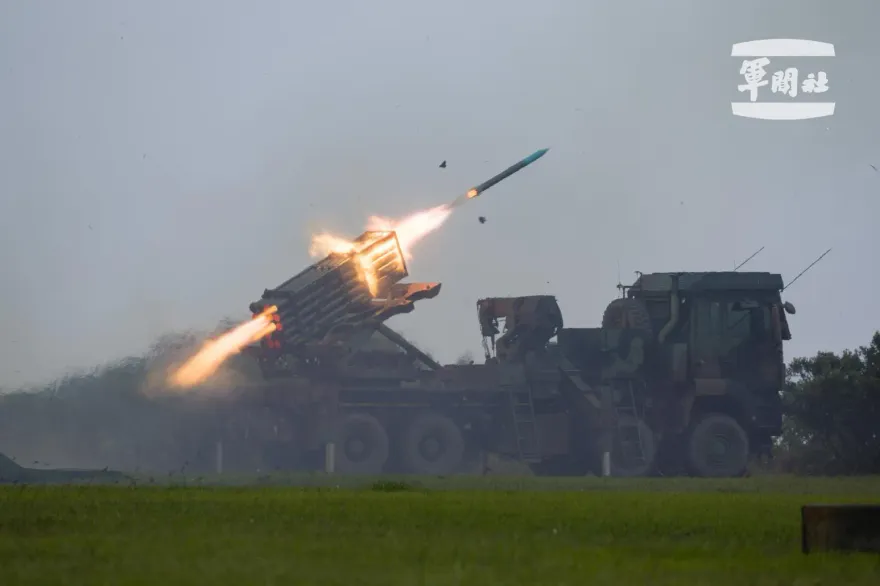 陸軍雷霆神鷹操演影音圖文全紀錄　響尾蛇、地獄火飛彈精準發射憾夜空